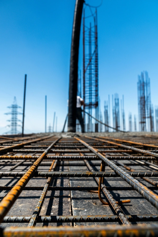 Enhanced Construction Monitoring with LiveView Tech Close-up view of reinforced steel bars at a construction site, ideal for LiveView Tech's advanced construction monitoring solutions.